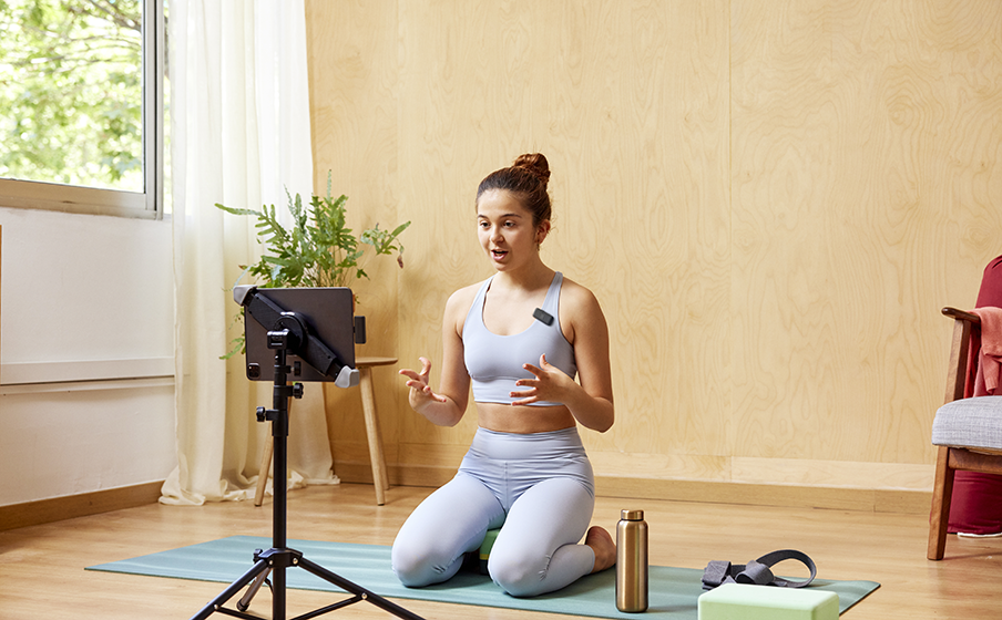 JBL Quantum Stream Wireless USB-C | Wearable wireless